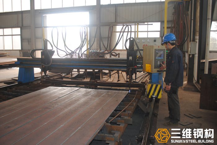 鋼結(jié)構(gòu)公司是怎樣處理鋼結(jié)構(gòu)工程變形的？